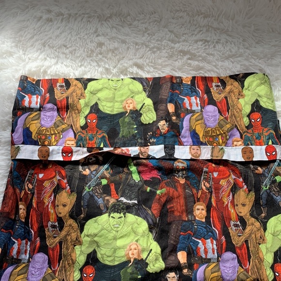 Handmade Marvel Universe Standard Pillowcase - Picture 4 of 4